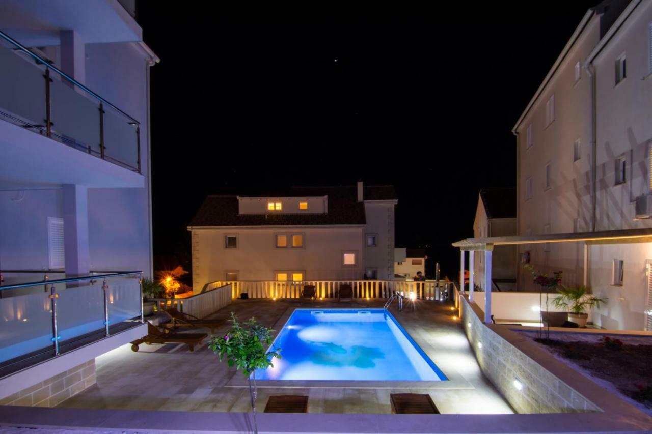 Apartments Sara 4 Bol Exterior foto