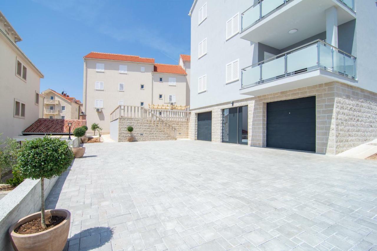 Apartments Sara 4 Bol Exterior foto